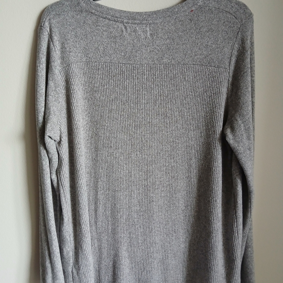 Thyme & Honey Gray Penguin Sweater Size Medium Christmas - Picture 10 of 10